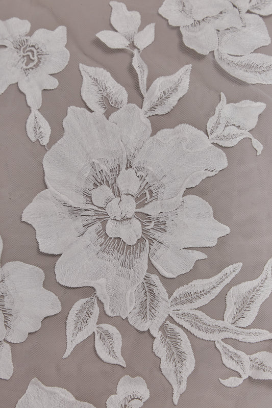 S0615 TUL BORDADO CON FLORES DE ALGODÓN