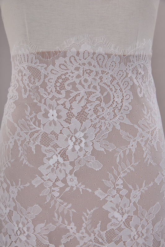 S0665 ENCAJE CHANTILLY