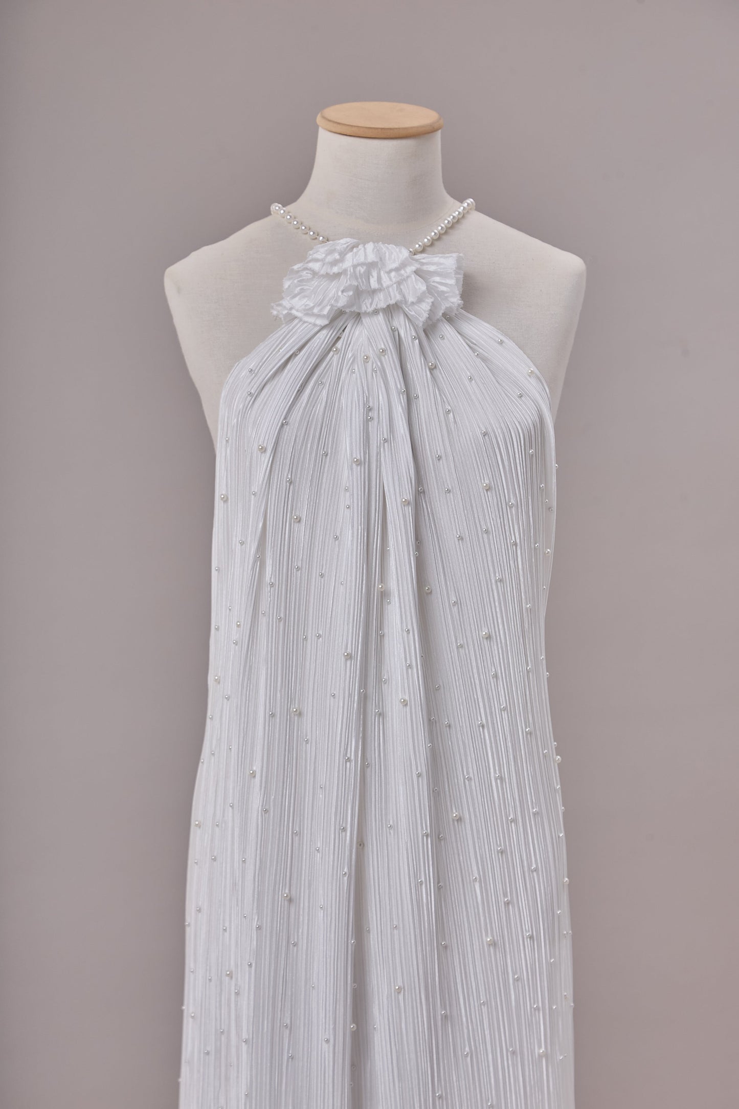 S0670 CHIFFON PLISADO BORDADO CON PERLAS