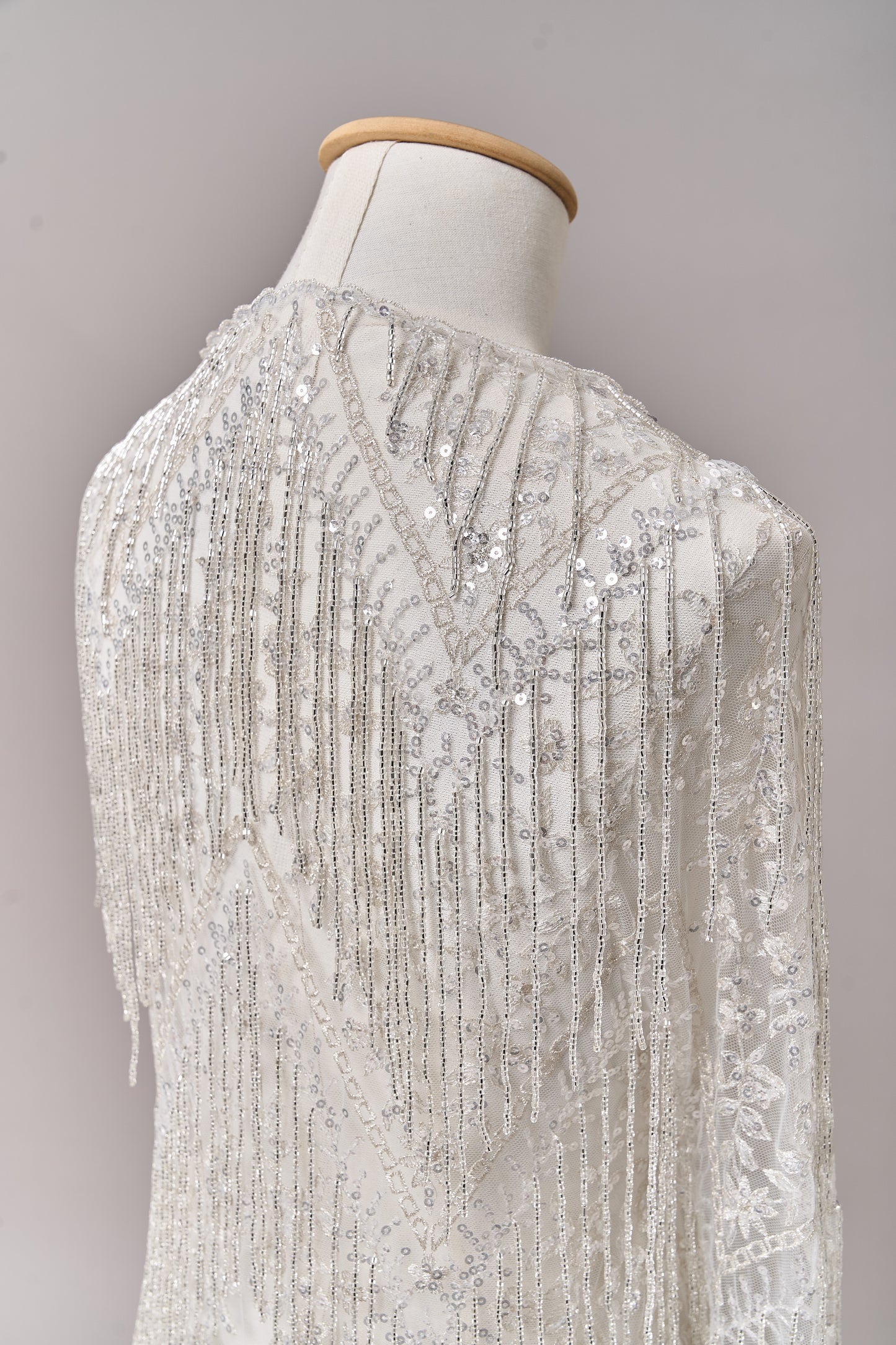 S0676 TUL BORDADO CON LUREX, CANUTILLOS Y LENTEJUELAS SILVER
