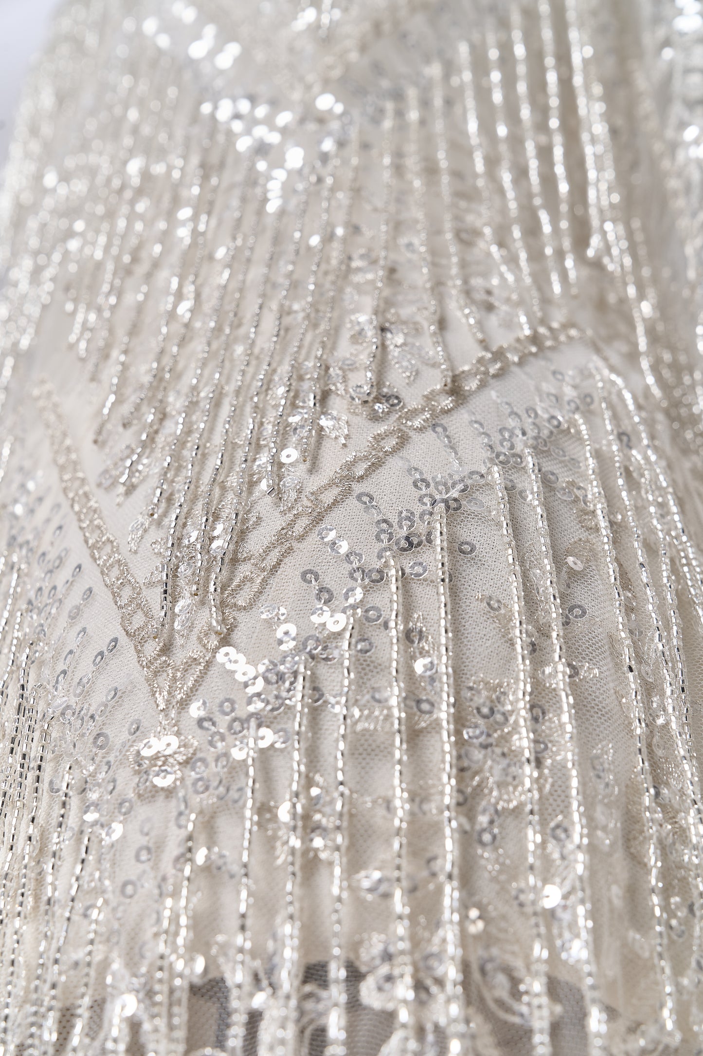 S0676 TUL BORDADO CON LUREX, CANUTILLOS Y LENTEJUELAS SILVER