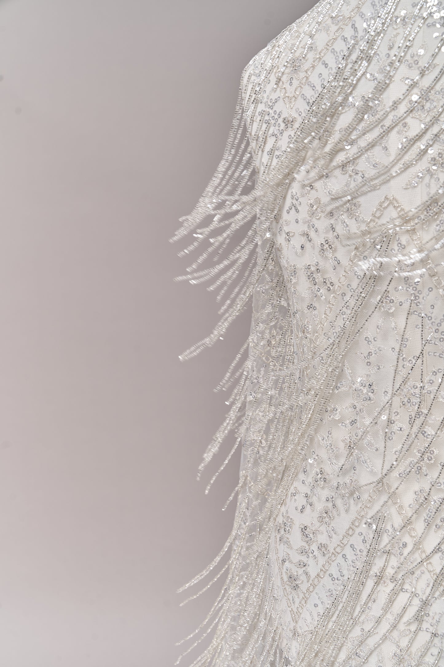 S0676 TUL BORDADO CON LUREX, CANUTILLOS Y LENTEJUELAS SILVER