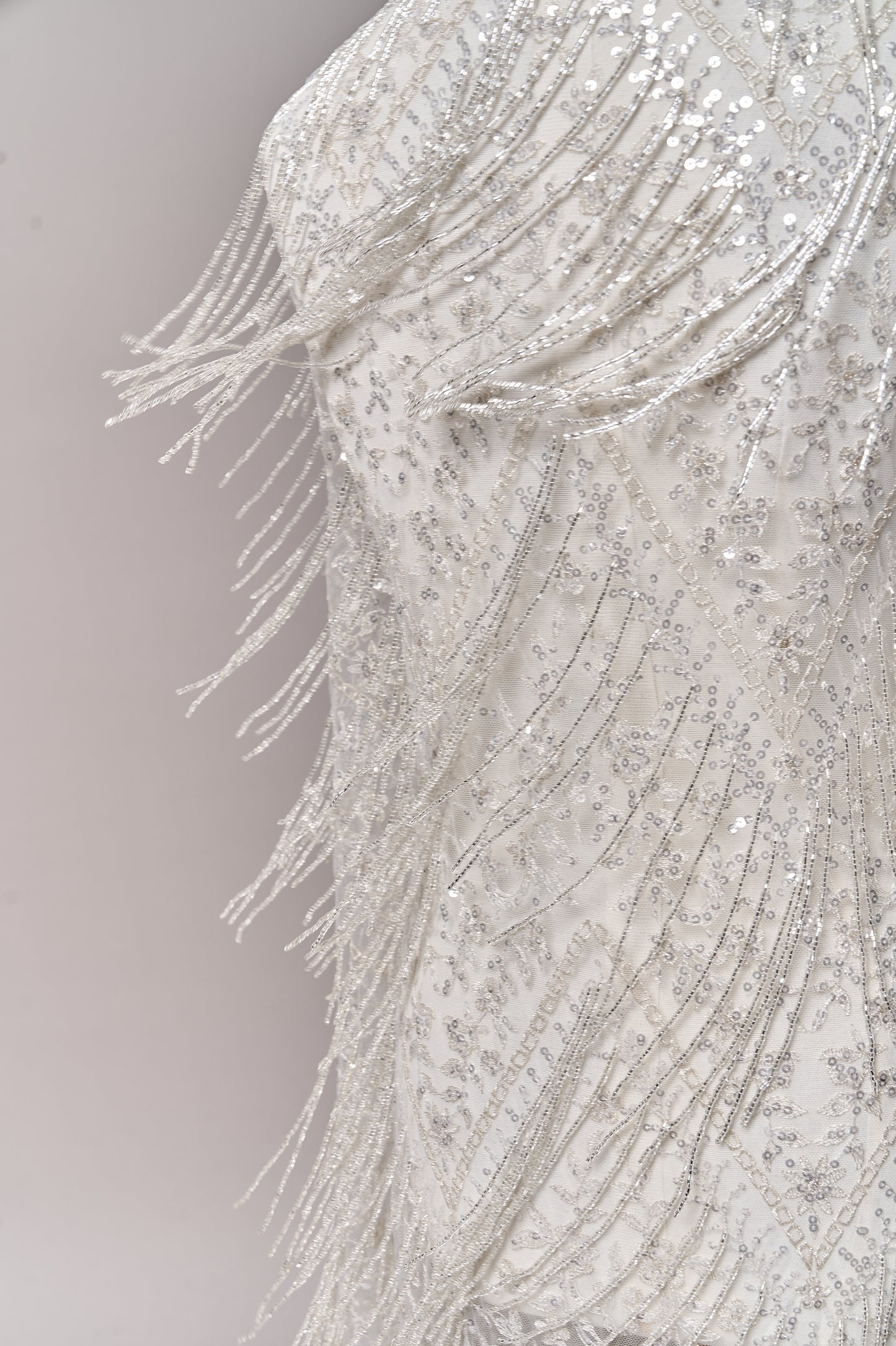 S0676 TUL BORDADO CON LUREX, CANUTILLOS Y LENTEJUELAS SILVER