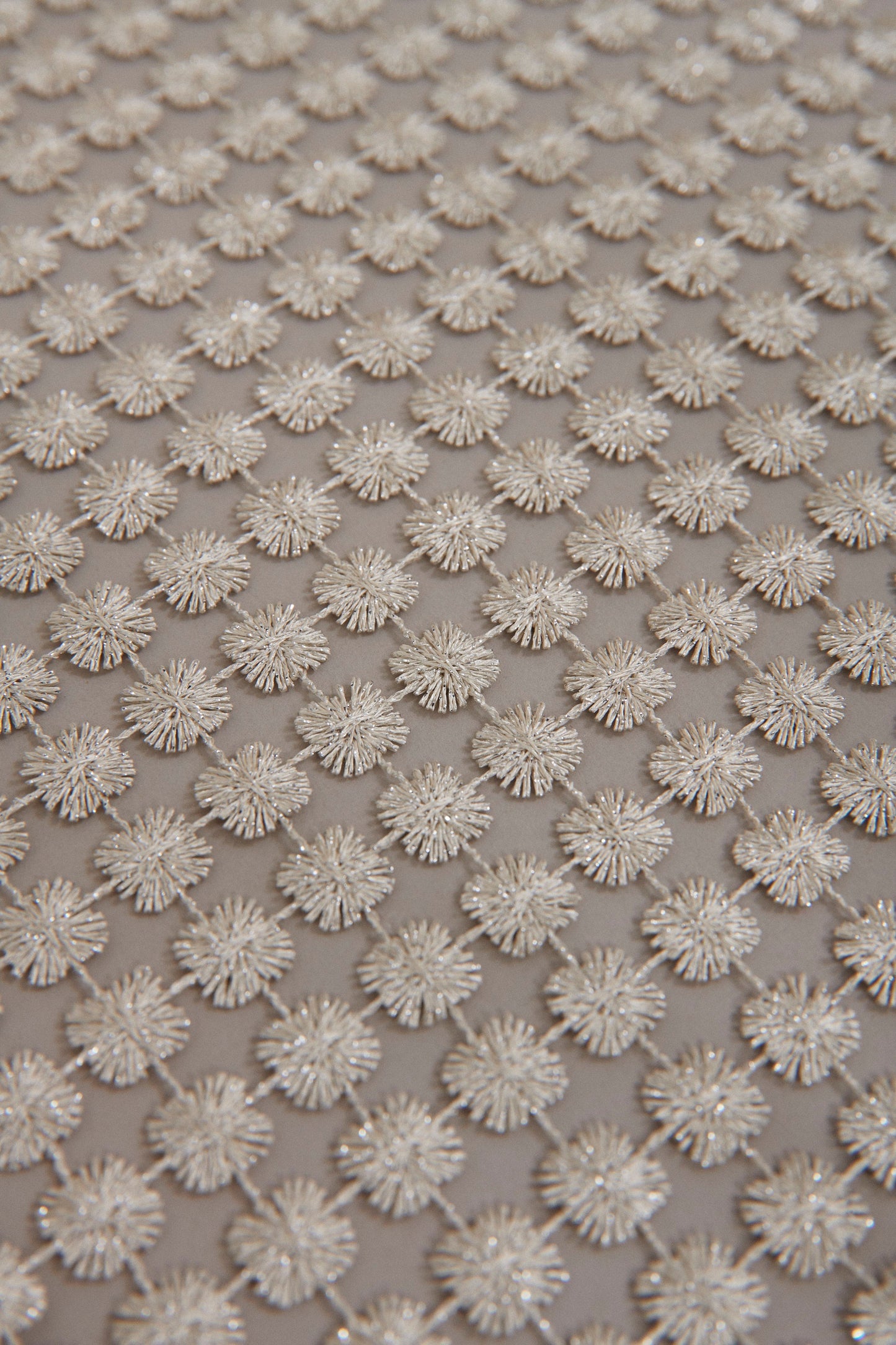 S0566 - GUIPIURE CON HILOS DE LUREX