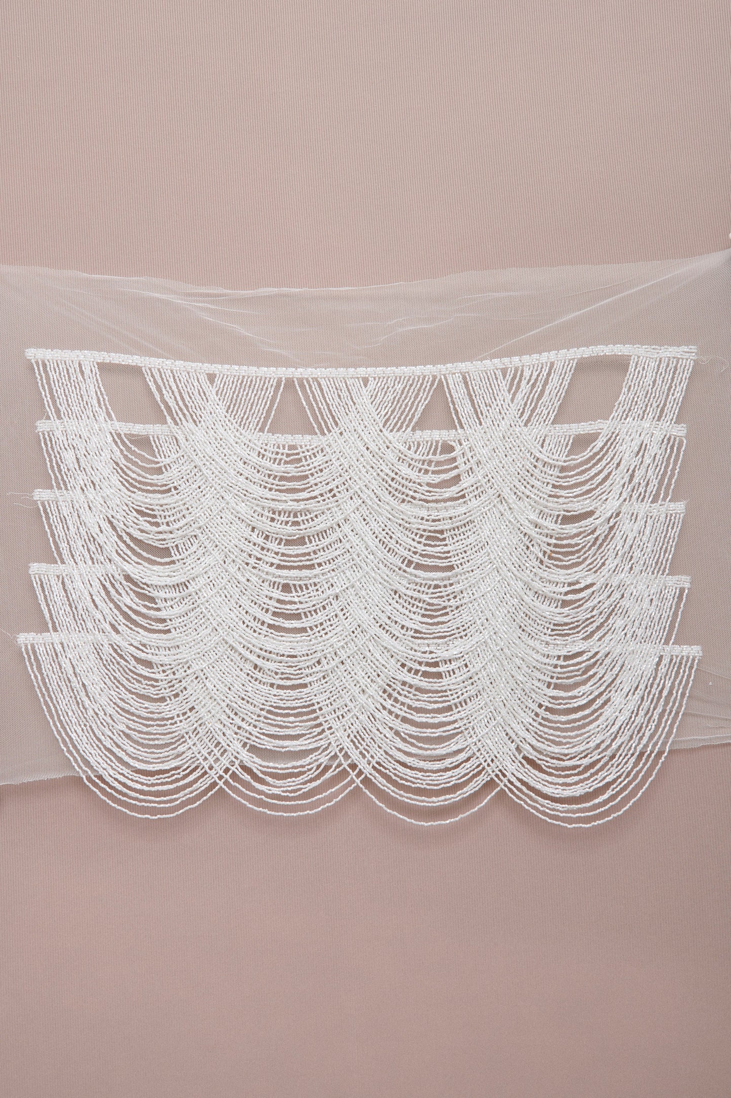 S0586 Aplique de tul bordado con mostacillas off white