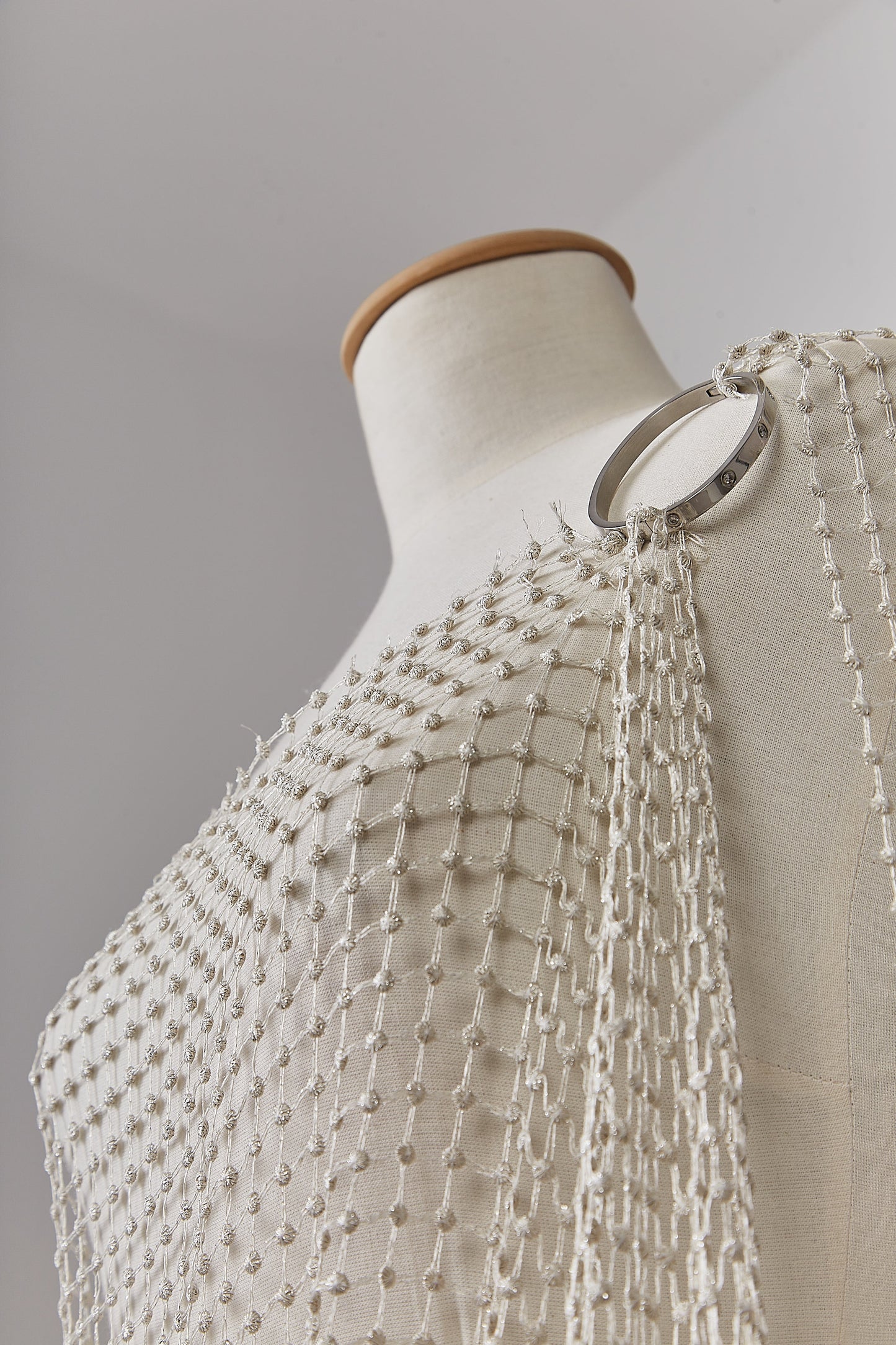 S0627 GUIPIURE CON HILOS DE LUREX