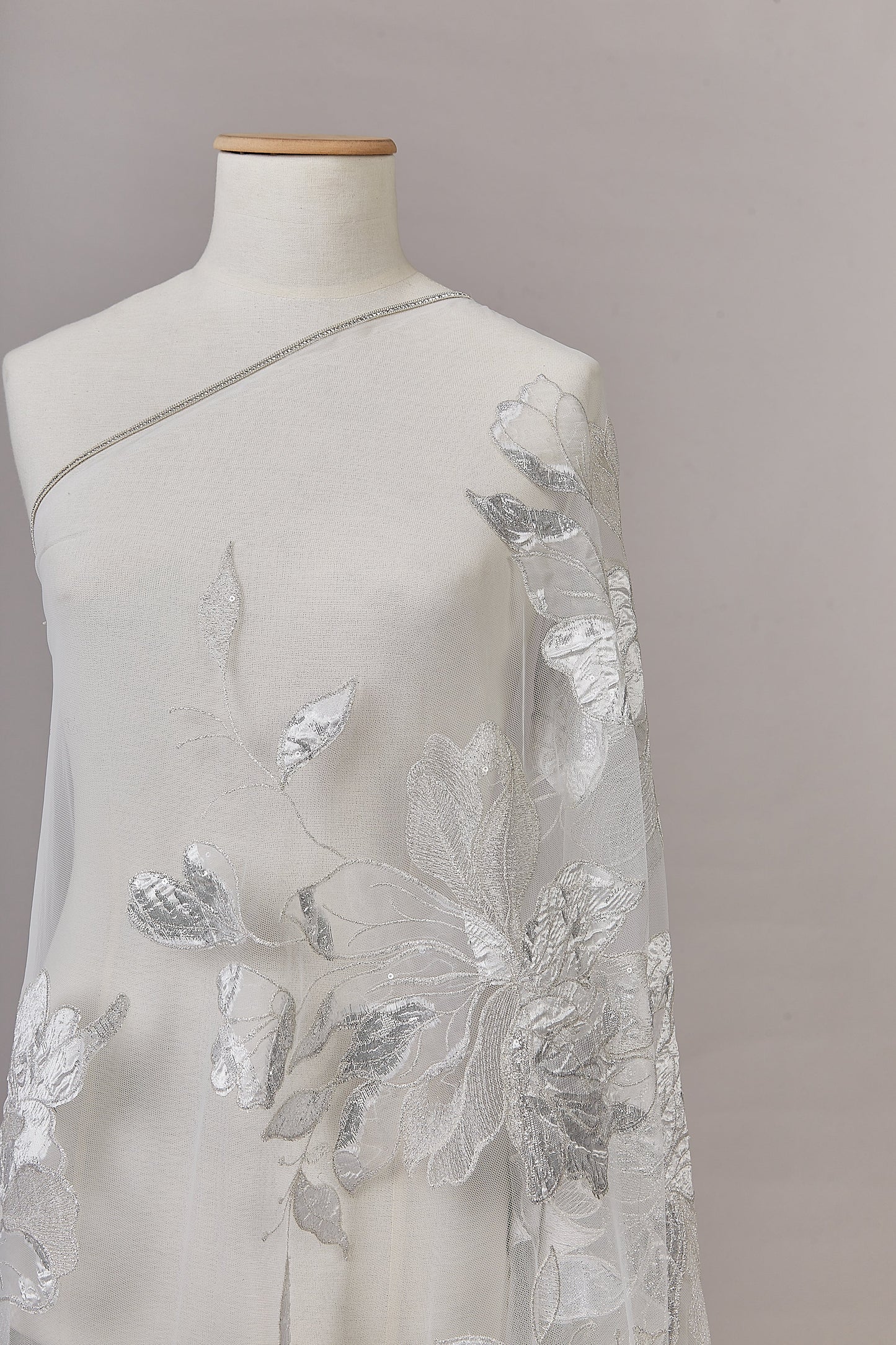 S0629 TUL BORDADOS CON FLORES DE JACQUARD