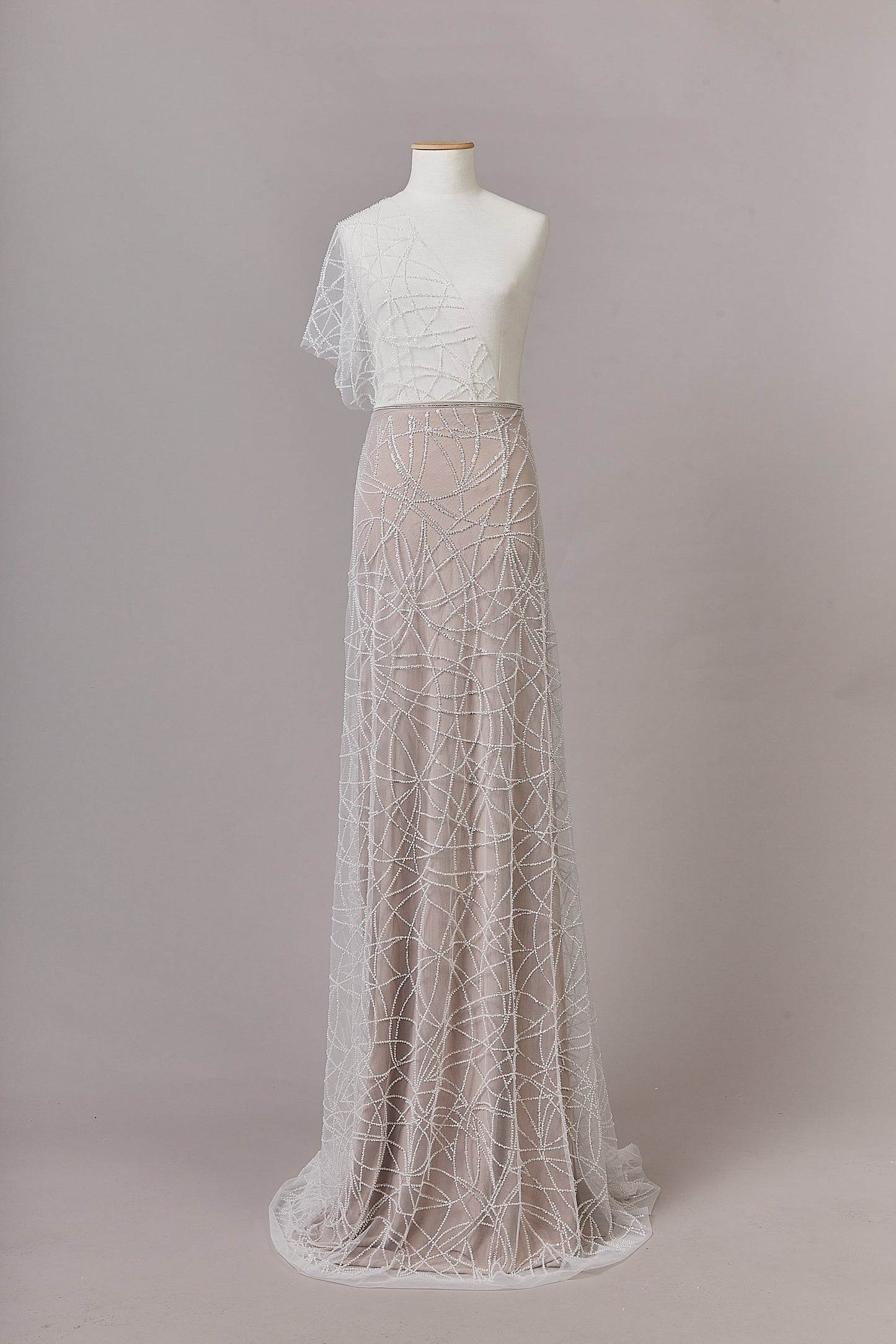 S0646 Tul bordado con mostacillas off white