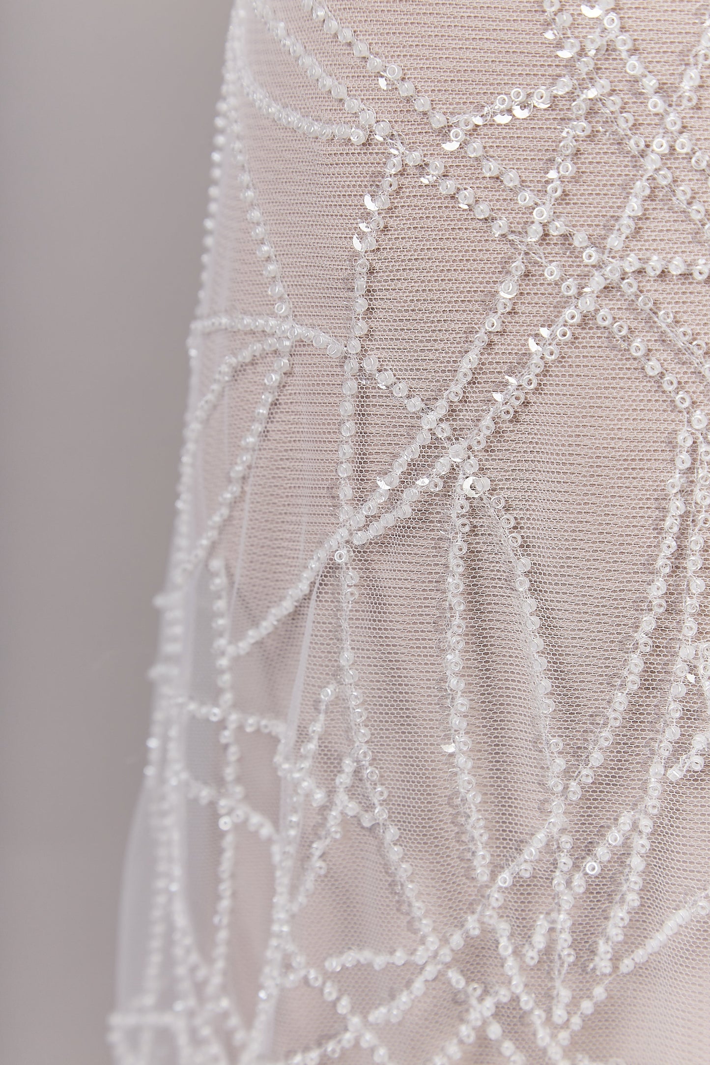 S0646 Tul bordado con mostacillas off white