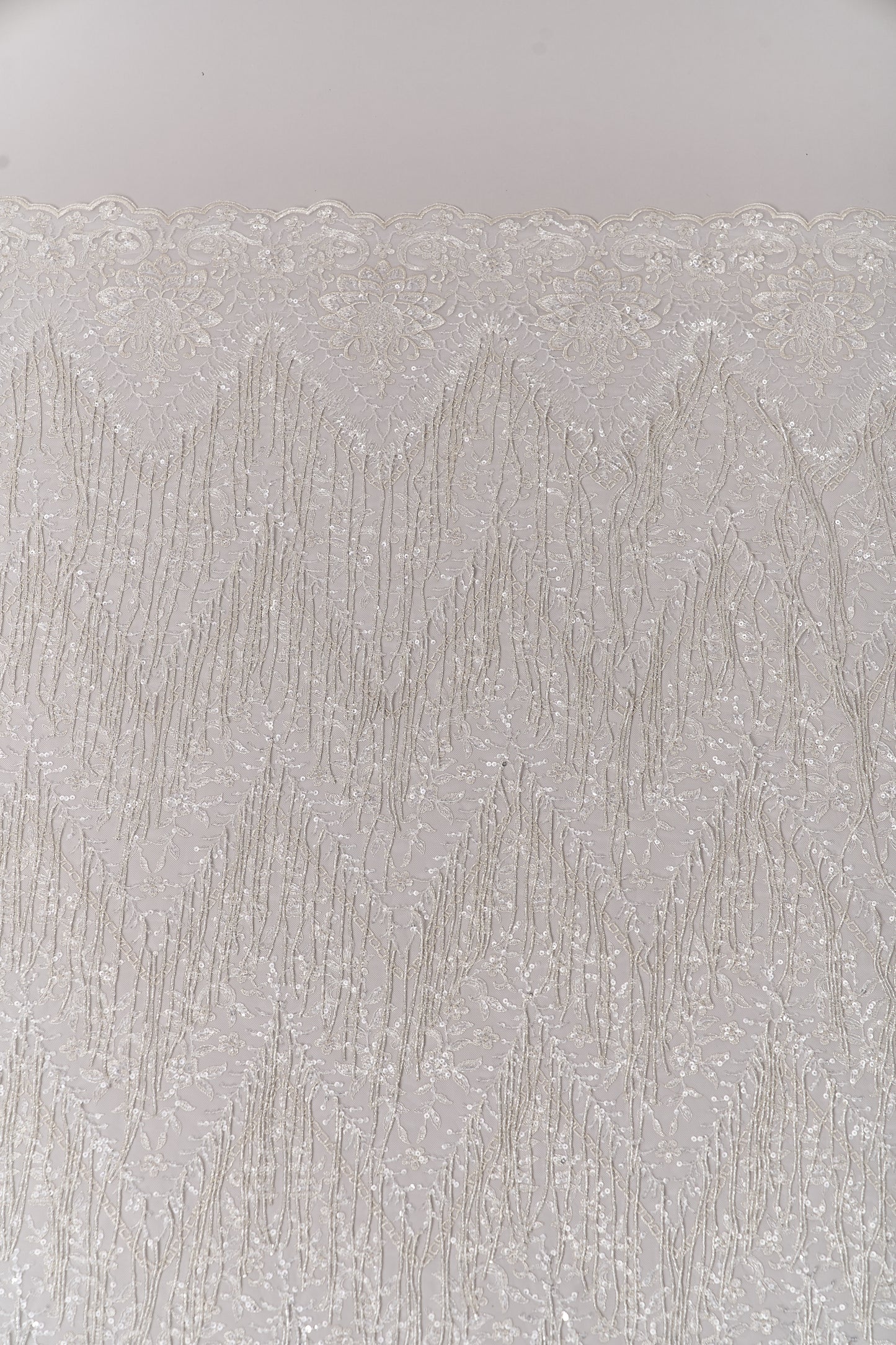 S0676 TUL BORDADO CON LUREX, CANUTILLOS Y LENTEJUELAS SILVER