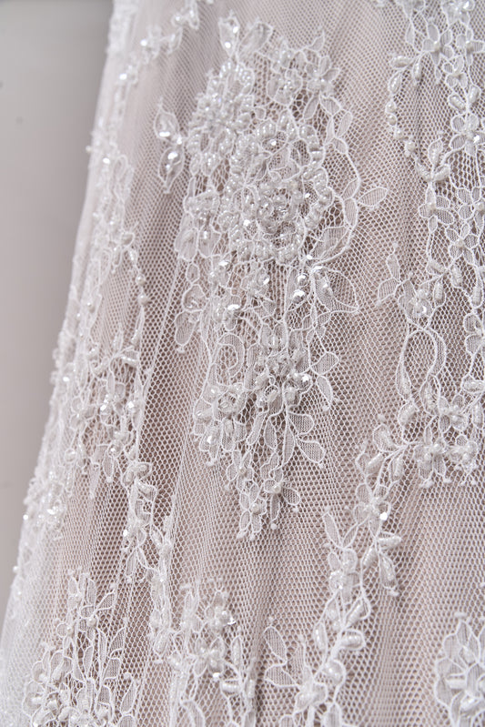 S0249 ENCAJE BORDADO CON CANUTILLOS