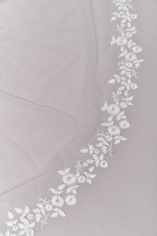 S0675 VELO CON CANUTILLOS OFF WHITE Y LENTEJUELAS